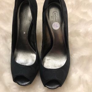 Coach signature pump heels 5.5